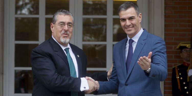 Jefe del Gobierno español ratifica compromiso de España con la democracia