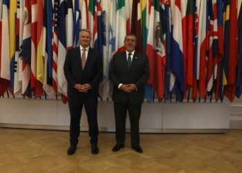Presidente Arévalo fortalece relaciones en materia económica en Francia