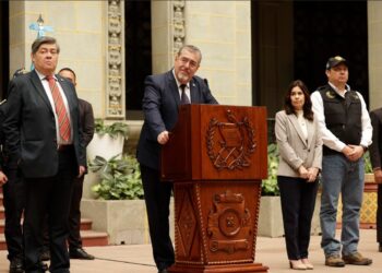 Presidente Bernardo Arévalo en conferencia de prensa. / Foto: Noé Pérez.