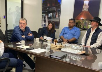 Presidente Bernardo Arévalo se reunió con empresarios en Plaza Magdalena, Alta Verapaz.