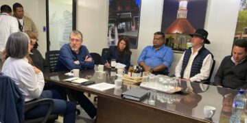 Presidente Bernardo Arévalo se reunió con empresarios en Plaza Magdalena, Alta Verapaz.