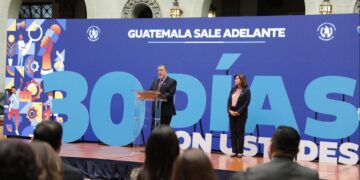 Presidente y vicepresidenta presentan avances de los primeros 30 días de gestión