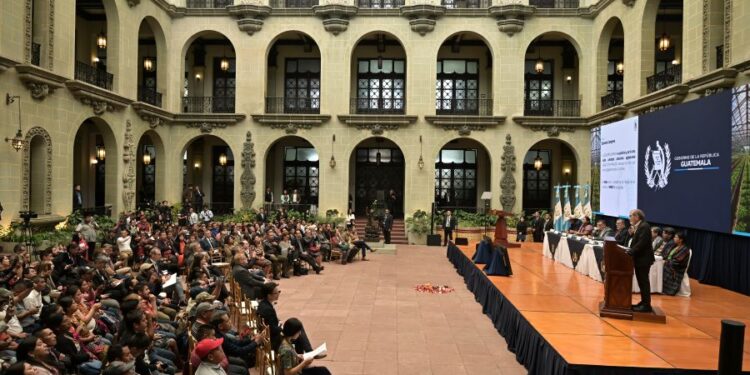 Presidente impulsa acceso a la tierra para los campesinos en diferentes modalidades