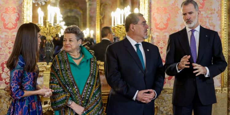 Arévalo agradece apoyo de España en “los momentos difíciles”