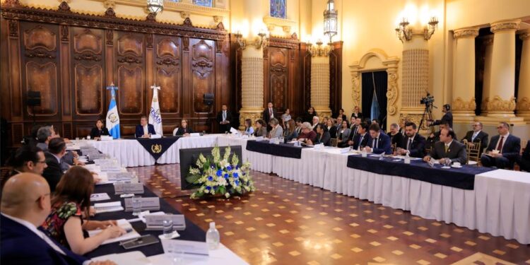 Realizan primera sesión de Conasan./ Foto: Dickéns Zamora y Gilber García.