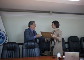 Autoridades de Salud y el Fondo Mundial sostienen reunión de trabajo. / Foto: MSPAS.