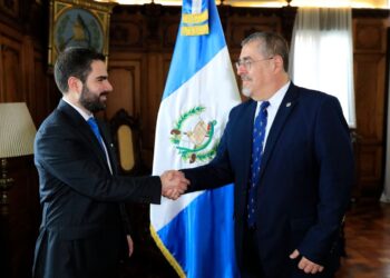 Presidente juramenta a Santiago Palomo como comisionado contra la Corrupción