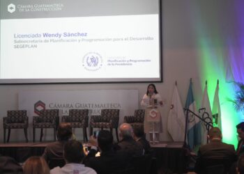 Segeplan participó en conversatorio sobre infraestructura, vivienda y desarrollo local. / Foto: Segeplan.