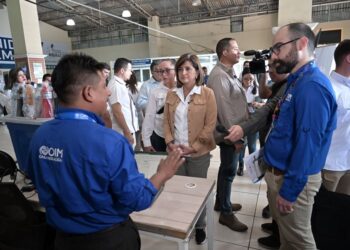 Presidenta en funciones supervisa atención de migrantes en San Marcos