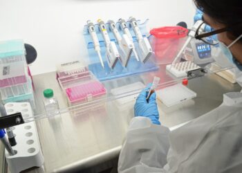 Laboratorio Nacional de Salud realiza pruebas a los pacientes confirmados. /Foto: MSPAS