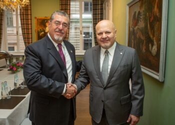 Presidente Arévalo se reúne con fiscal general de la Corte Penal Internacional