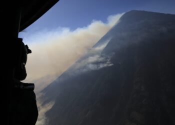 Conap presenta denuncia por incendio en la zona de veda del volcán de Agua