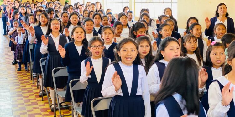 Más de 288 mil estudiantes empiezan clases en San Marcos