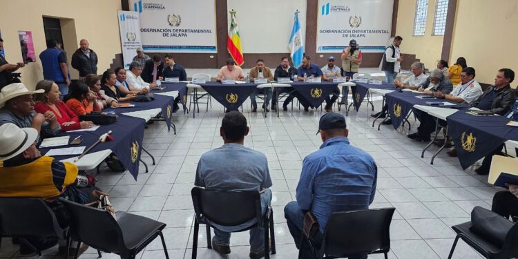 Reunión extraordinaria del Codede en Jalapa define proceso y conformación de comisión