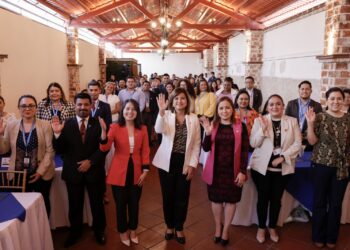 Karin Herrera (centro) participó en la inauguración del Plan Nacional para Prevenir la Violencia Sexual, Explotación y Trata de Personas. /Foto: Dickéns Zamora