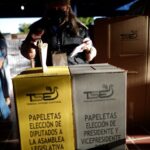 Celebran elecciones presidenciales y legislativas en El Salvador