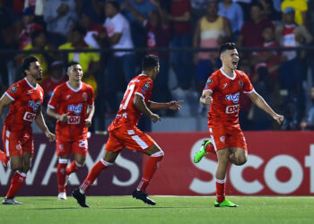 Real Estelí arrolla a las águilas del América