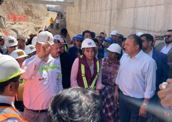 Ministra de Comunicaciones supervisa obras en Quetzaltenango. /Foto: CIV