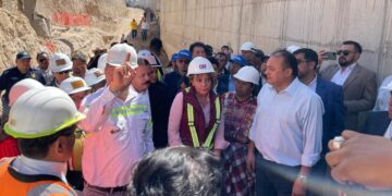 Ministra de Comunicaciones supervisa obras en Quetzaltenango. /Foto: CIV