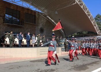 Presidente participa en el aniversario de la Batalla de La Arada y el Día de las Fuerzas de Tierra