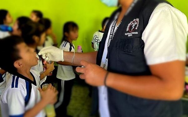 Desarrollan primera jornada de desparasitación y vacunación contra el VPH en Santa Rosa