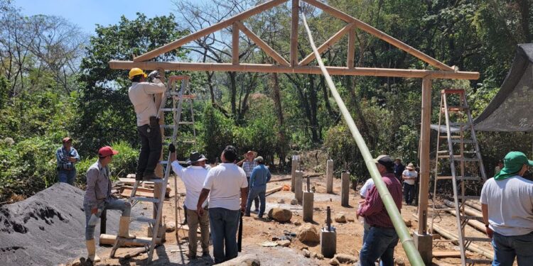 Se impartieron talleres y prácticas del uso del bambú. / Foto: MAGA.