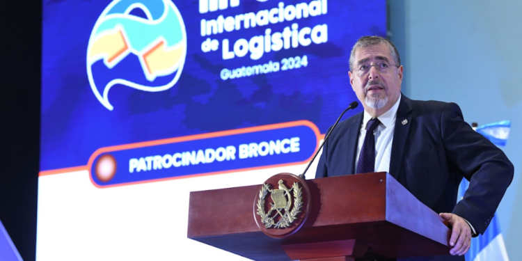 Presidente refirió algunos montos de inversión en infraestructura. / Foto: Gilber García.