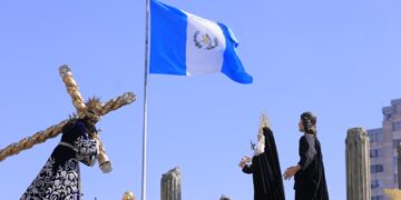 Consagrada Imagen de Jesús Nazareno de la Justicia del Templo El Calvario recorre las calles del Centro Histórico. /Foto: Gilber García