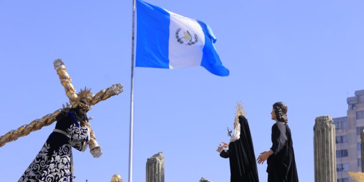 Consagrada Imagen de Jesús Nazareno de la Justicia del Templo El Calvario recorre las calles del Centro Histórico. /Foto: Gilber García