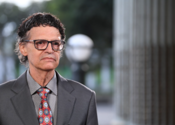 Secretario de Comunicación abordó el proceso de elección de gobernadores. / Foto: Carlos Jacinto.