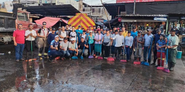 Impulsan jornada de saneamiento en Jalapa