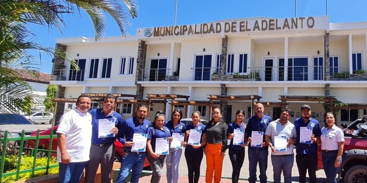 Empleados municipales fortalecen capacidades en Ley de Compras y Contrataciones