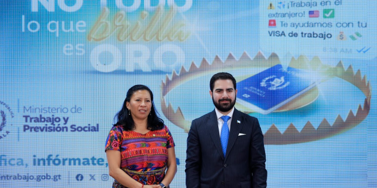 Ministra de Trabajo y comisionado contra la Corrupción en presentación de la Oficina de Probidad. / Foto: Gilber García.