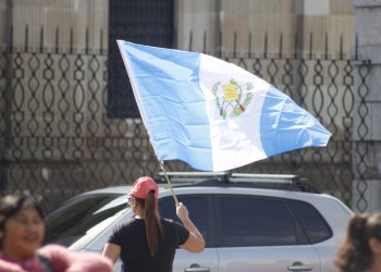 Presidente Bernardo Arévalo sobre decisión del COI: “La bandera guatemalteca ondeará en París”