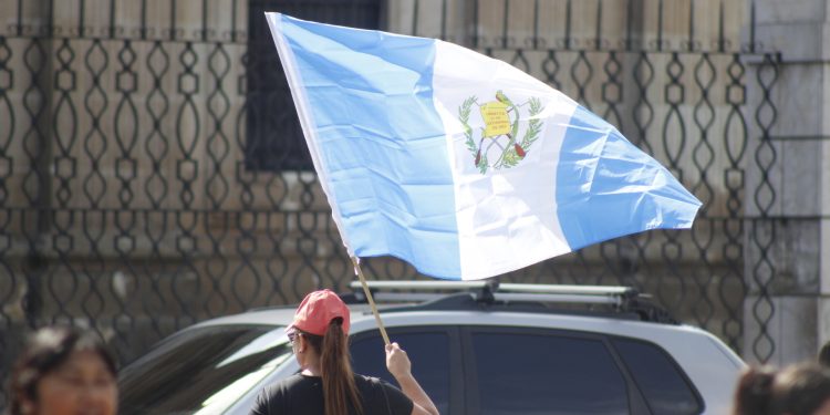 Presidente Bernardo Arévalo sobre decisión del COI: “La bandera guatemalteca ondeará en París”