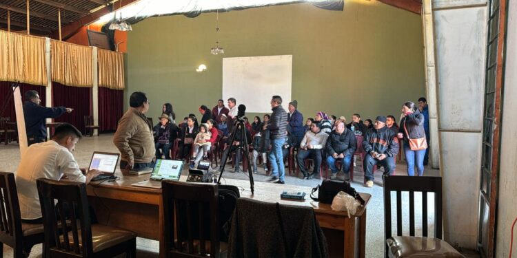 Migración continúa la entrega de pasaportes en Sololá