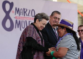 La doctora Lucrecia Peinado participó en el acto de conmemoración del Día Internacional de la Mujer. /Foto: Noé Pérez