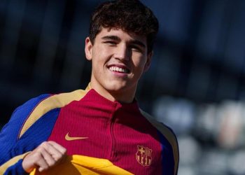 Pau Cubarsí buscará debutar en la Champions ante el Nápoli