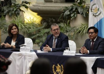 Autoridades participan en el relanzamiento de la iniciativa Gobierno Abierto. /Foto: Dickéns Zamora