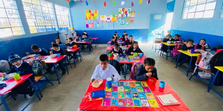 Niños de San Marcos reciben primera entrega de alimentación escolar