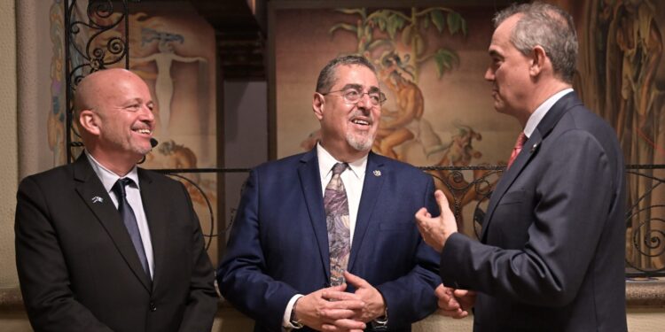 Presidente se reúne con representantes de Global Gateway de la Unión Europea