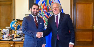 Comisionado nacional contra la Corrupción se reúne con secretario general de la OEA. / Foto: OEA.