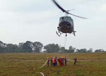Continúan operaciones aéreas para sofocar incendios forestales en Quetzaltenango
