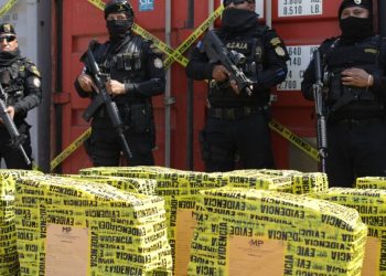 Una tercera embarcación fue detenida con 248 kilógramos de cocaína. Foto: PNC.
