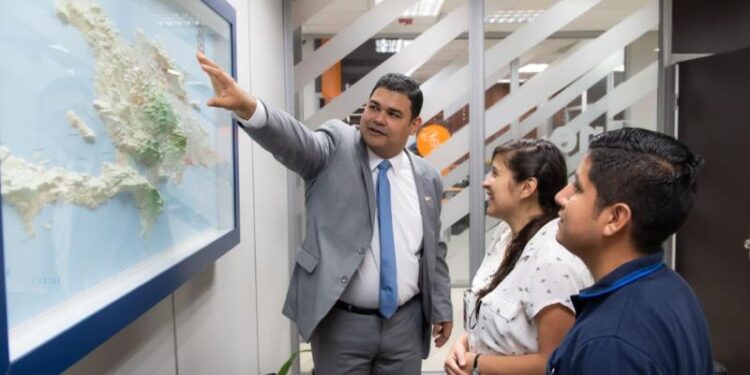 Delegación del INE participó en capacitación en Dominicana. / Foto: INE.
