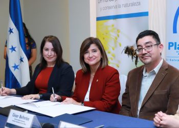 Firman memorándum de entendimiento entre la Comisión del Plan Trifinio y la UICN