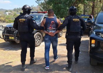 Aprehendido con 151 mil quetzales y más de 73 mil dólares en El Progreso