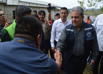 El ministro tuvo un acercamiento con autoridades del Hospital de Cobán. /Foto: MSPAS.