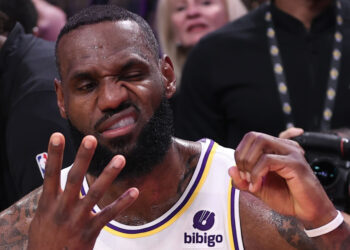 LeBron James rompe la barrera de los 40 mil puntos en la NBA