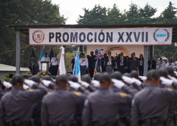 Graduación de agentes de la promoción XXVII del Sistema Penitenciario. / Foto: Mingob.